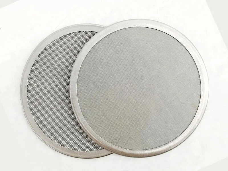 Multilayer rimmed and spot-welded wire mesh filter packs