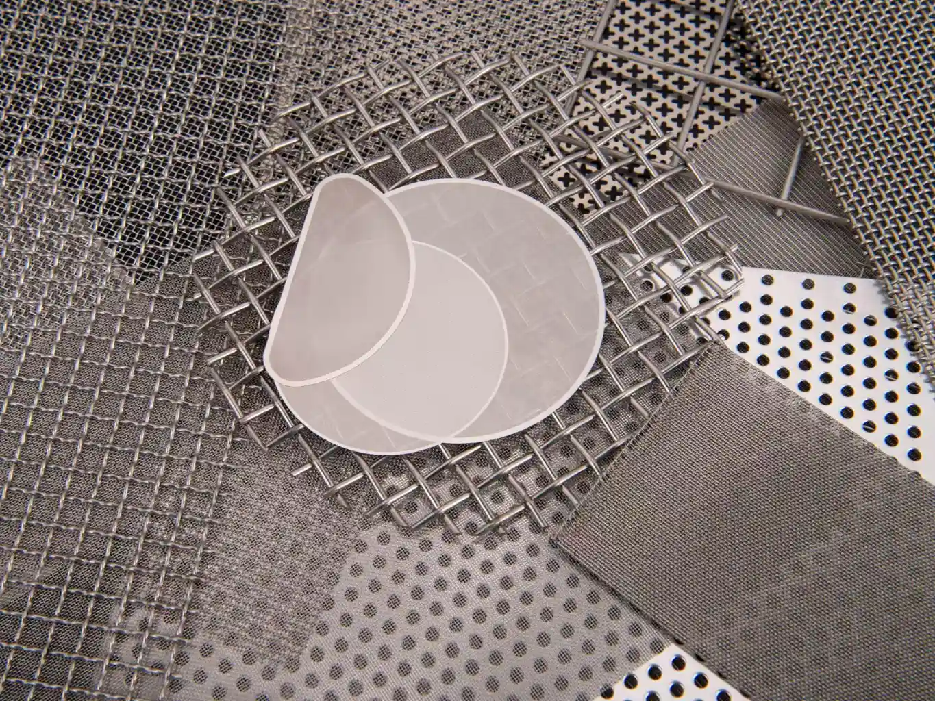 Precision stainless steel woven wire mesh, filter discs, and industrial screen components