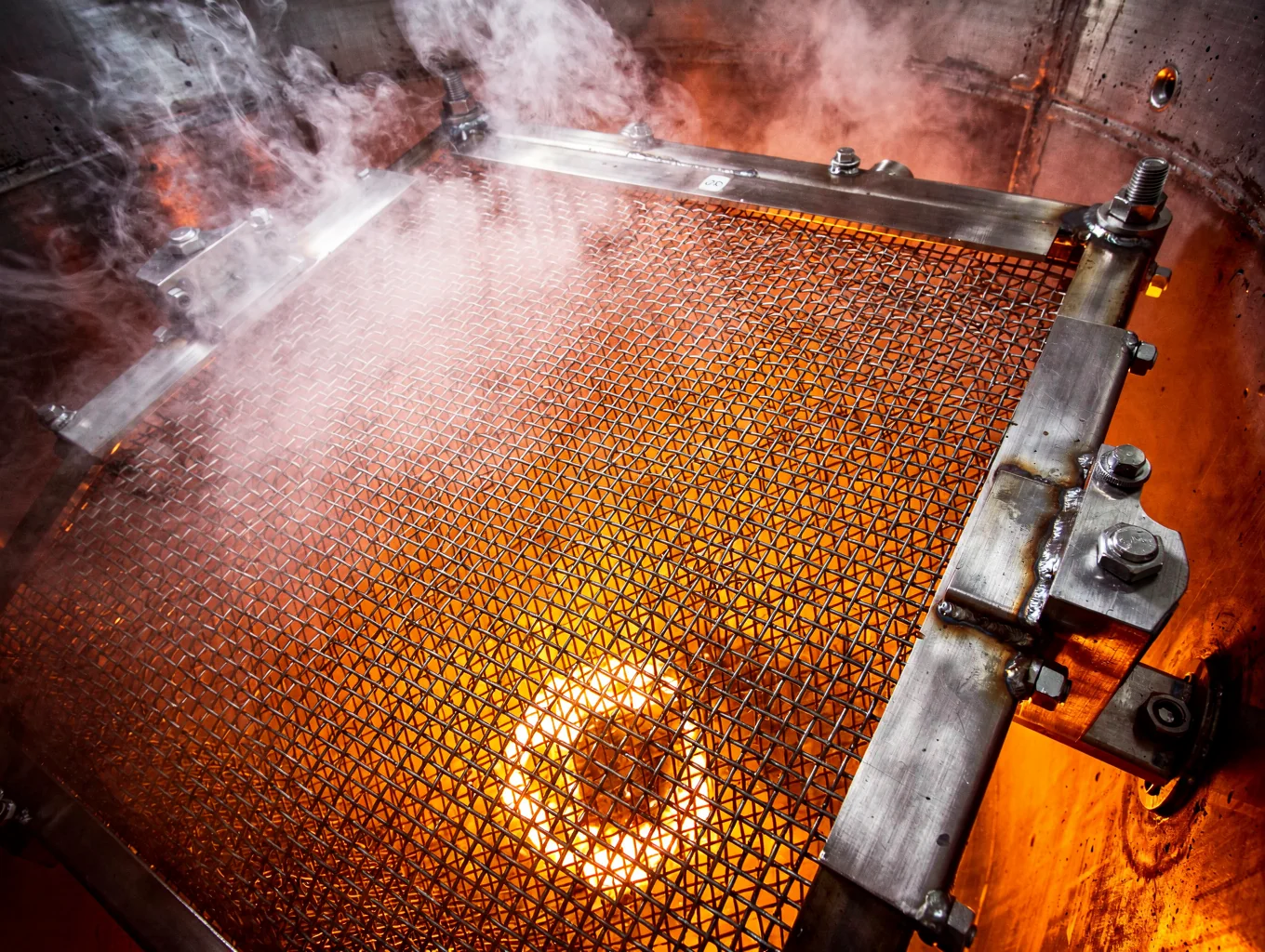 Petrochemical gas refining filtration wire mesh assembly